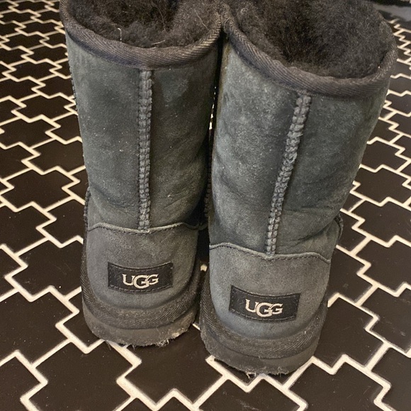 Black UGG boots size 4! - Picture 3 of 4